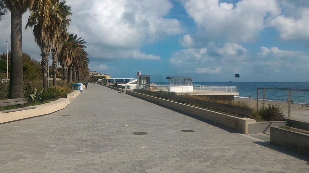 Savona Magnifico Sole Mare 150 M Wifi Climatcontrol Apartamento Exterior foto